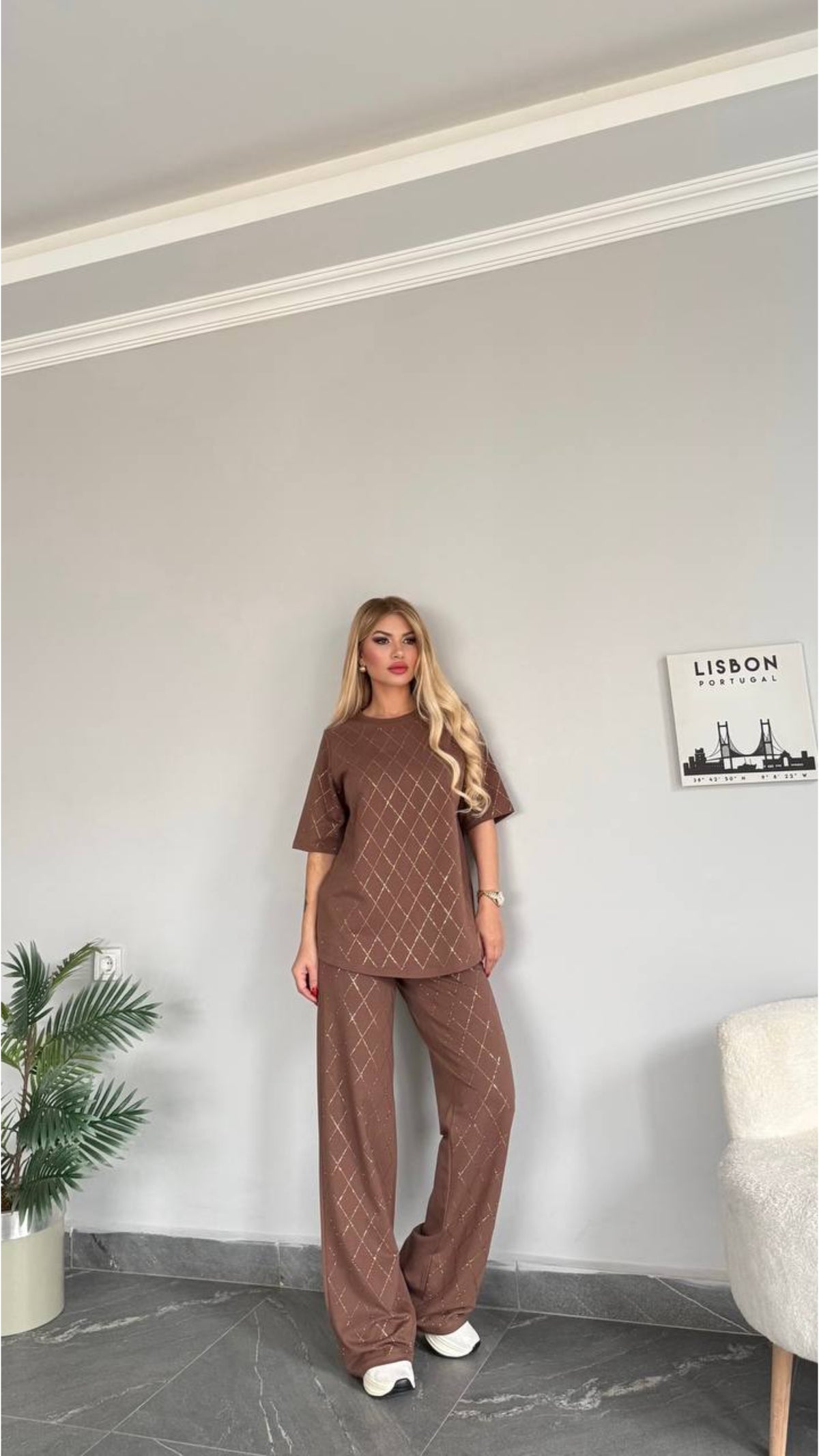 Geometric studded survêt