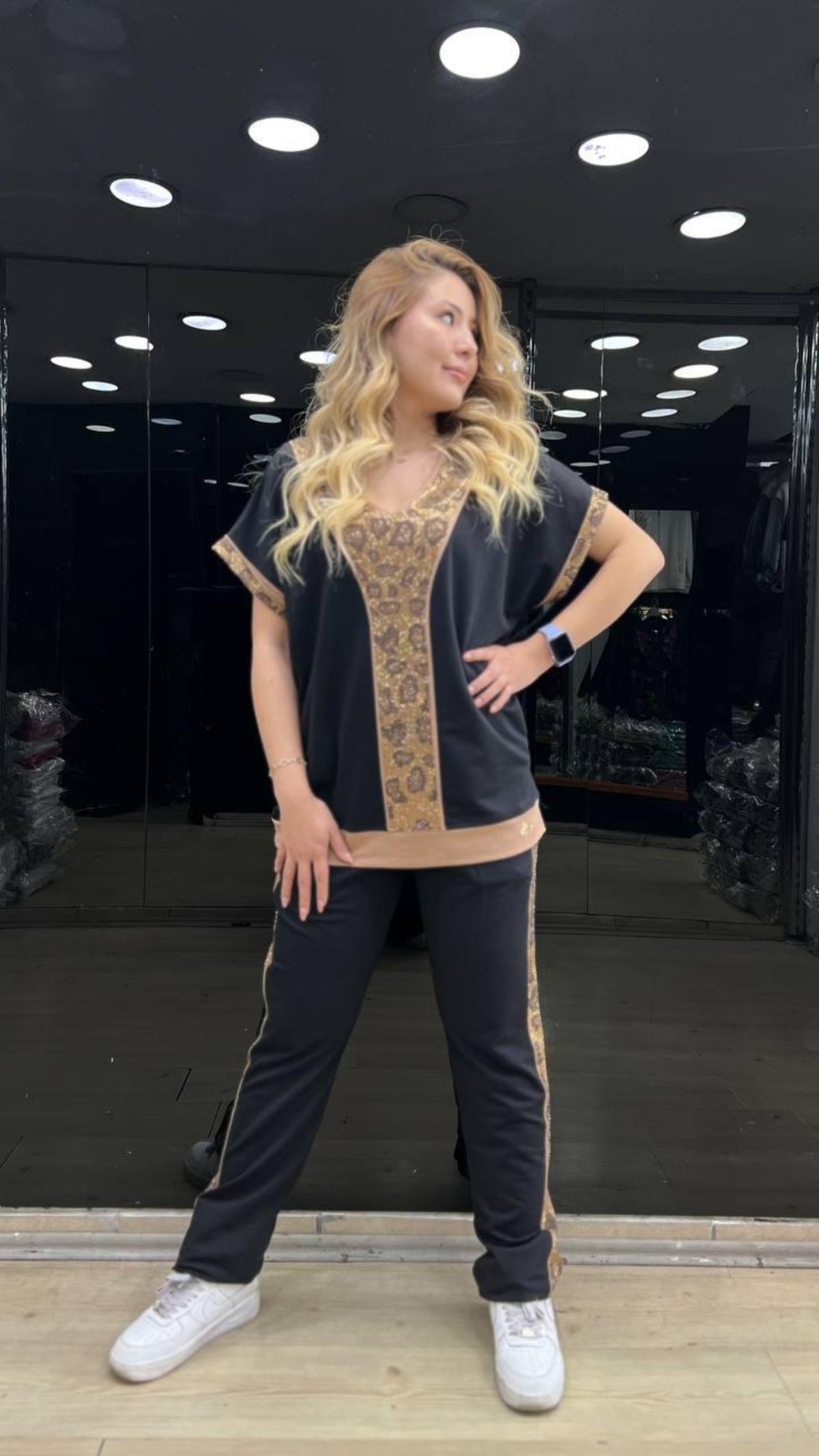 V-neck tiger survêt